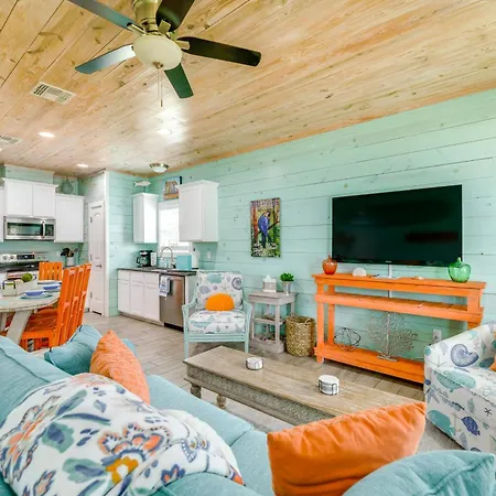 Port Aransas Surf Station - 2 Blocks To Beach!